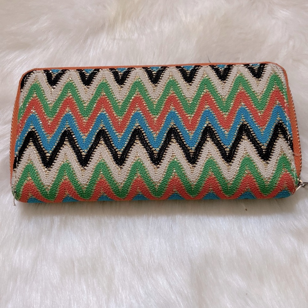 Cute wallet with gold flecks